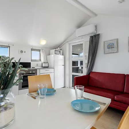 2 Bedroom Lovely In Apartamento