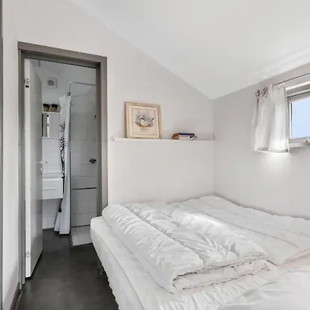 2 Bedroom Lovely In Apartamento