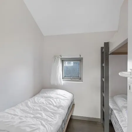 2 Bedroom Lovely In Apartamento *